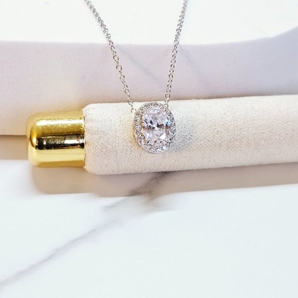 🌷925 Sterling Silver Oval Solitaire Necklace - Picture 1 of 4